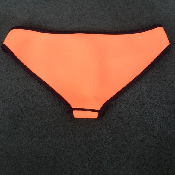 Swim bottoms - Picture 2 of 2
